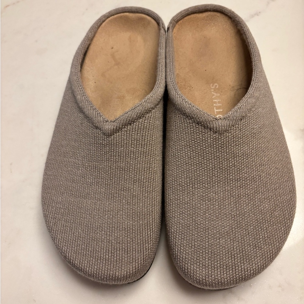 Rothy’s Casual Clog in Dove
